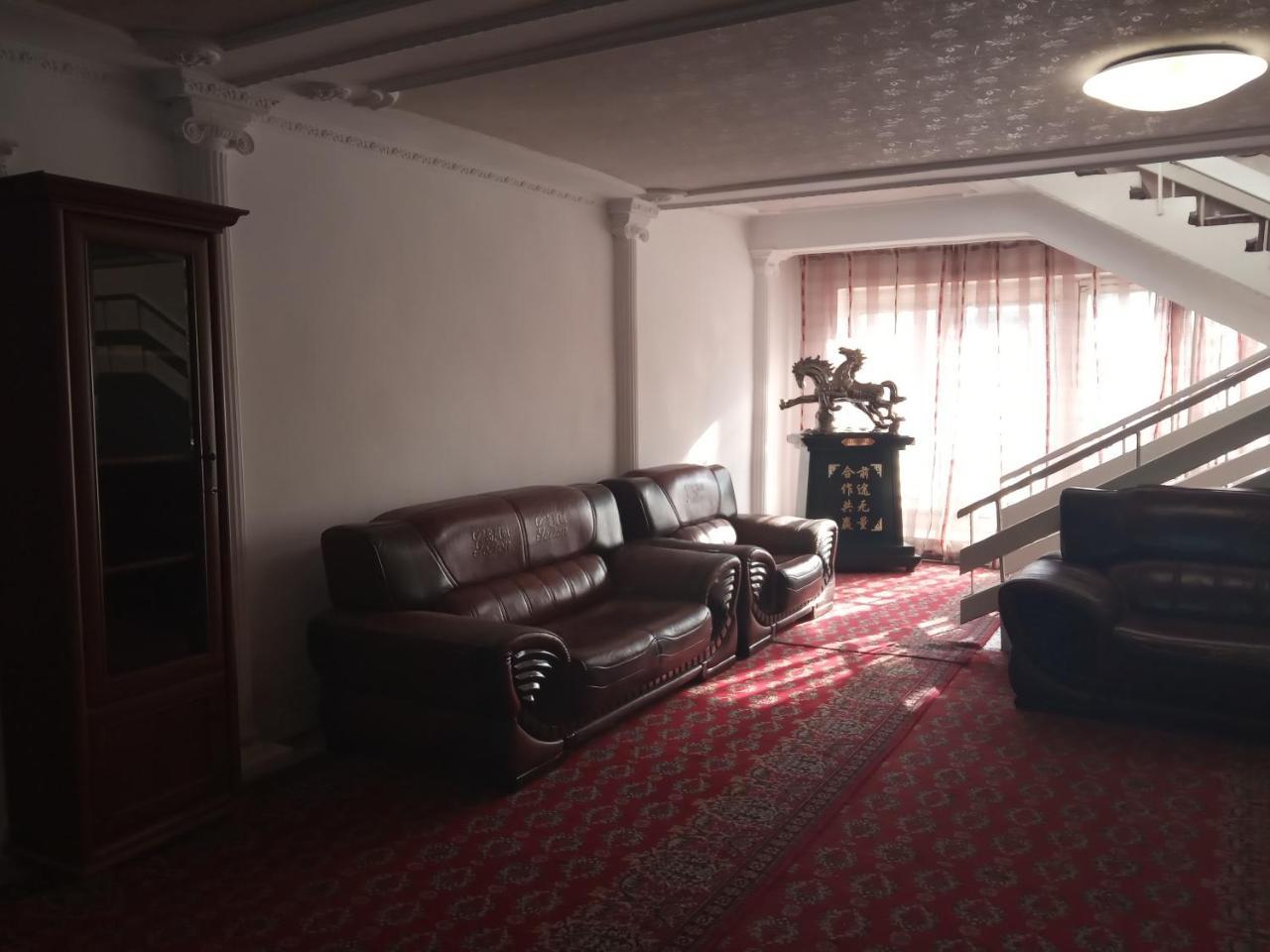 Panainn Hotel アルマトイ エクステリア 写真